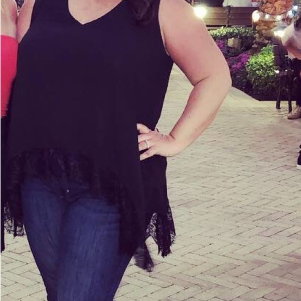 Express lace hem tank